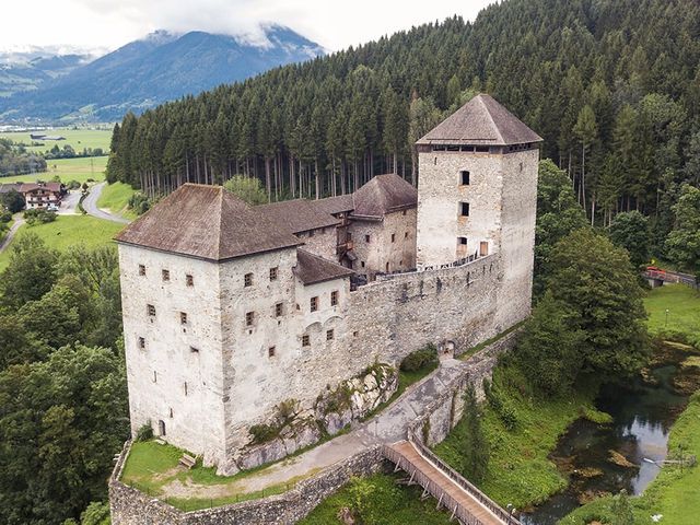 Burg Kaprun.jpg